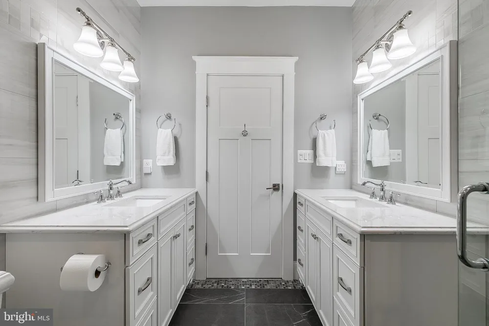 606 BARTON STREET Arlington, VA 22204