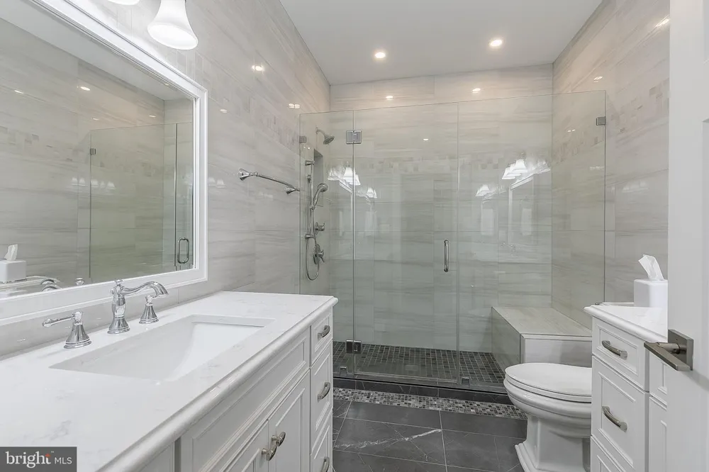 606 BARTON STREET Arlington, VA 22204