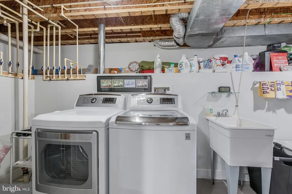 606 BARTON STREET Arlington, VA 22204
