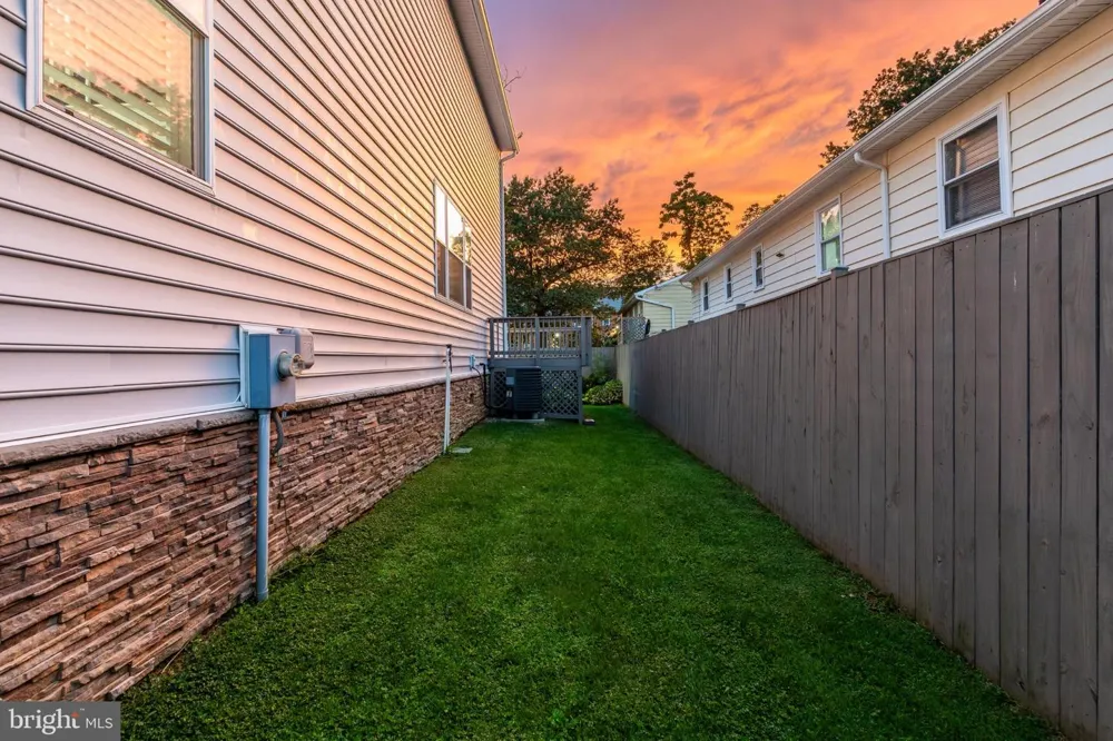 606 BARTON STREET Arlington, VA 22204