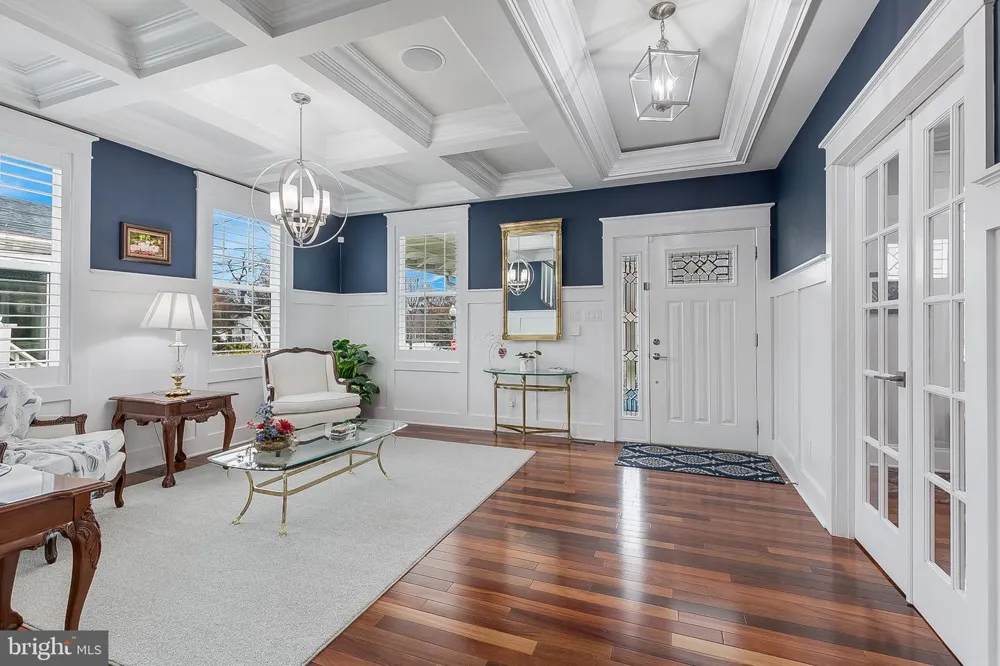 606 BARTON STREET Arlington, VA 22204