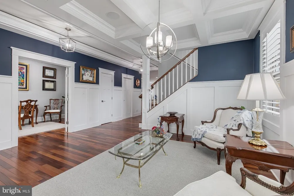 606 BARTON STREET Arlington, VA 22204