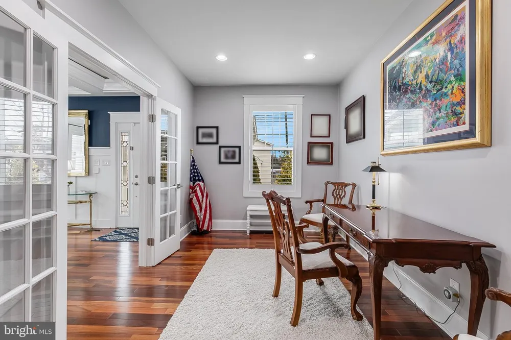 606 BARTON STREET Arlington, VA 22204