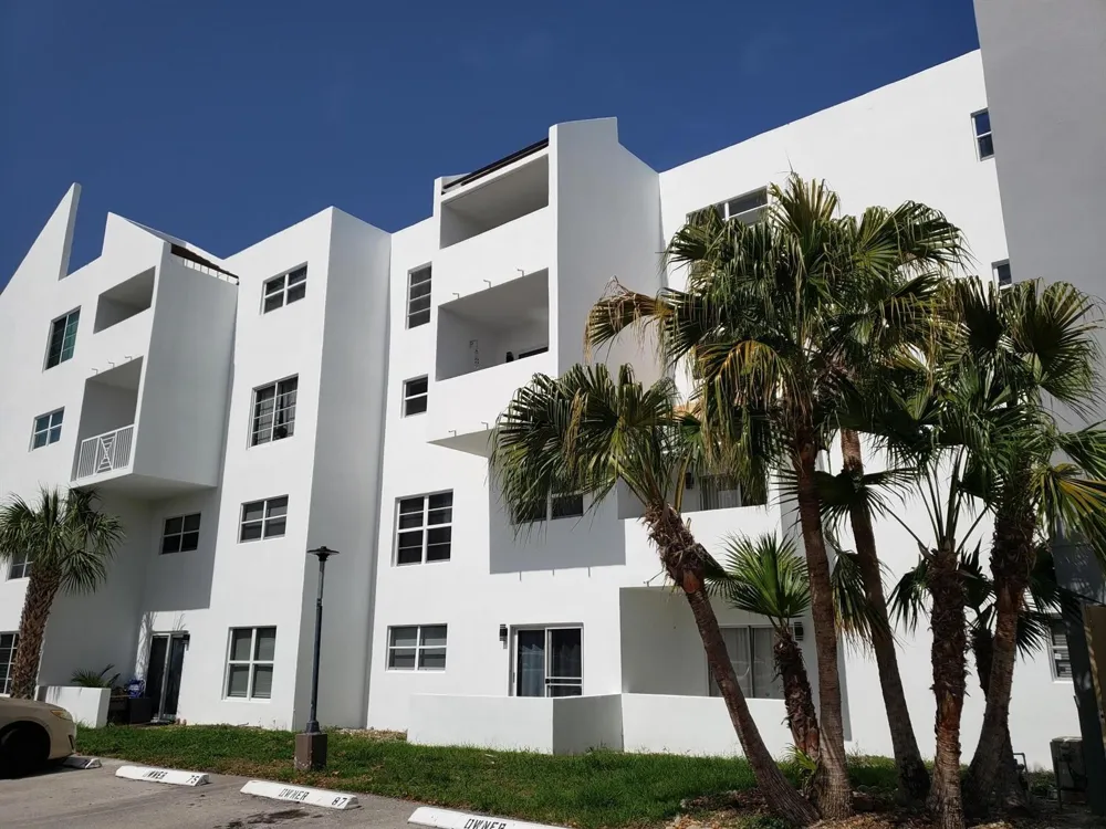 2860 NE 14TH ST STREET #404D Pompano Beach, FL 33062
