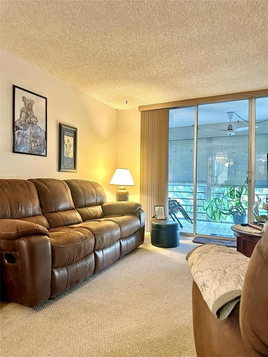 4899 NW 26th Court Lauderdale Lakes, FL 33313