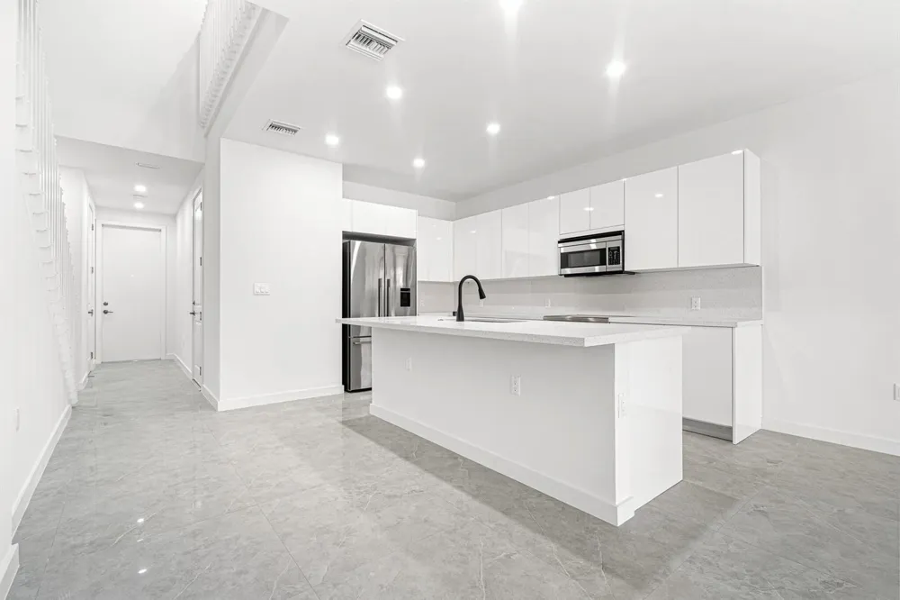 702 CYPRESS GROVE DRIVE #702 Pompano Beach, FL 33069
