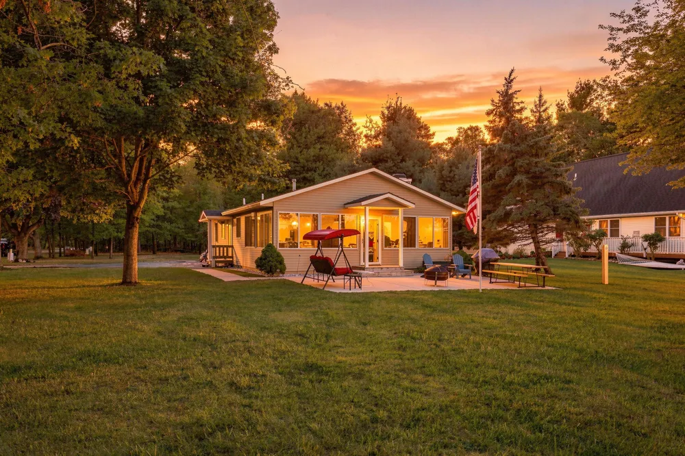 10111 Peppermill Lane Canadian Lakes, MI 49346