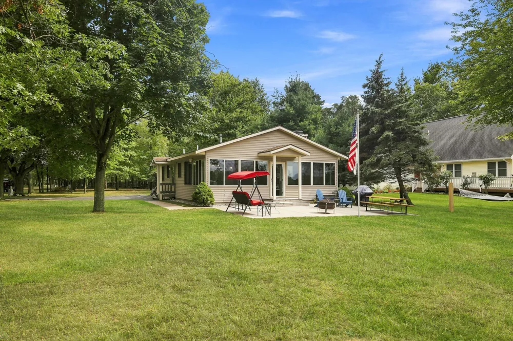10111 Peppermill Lane Canadian Lakes, MI 49346