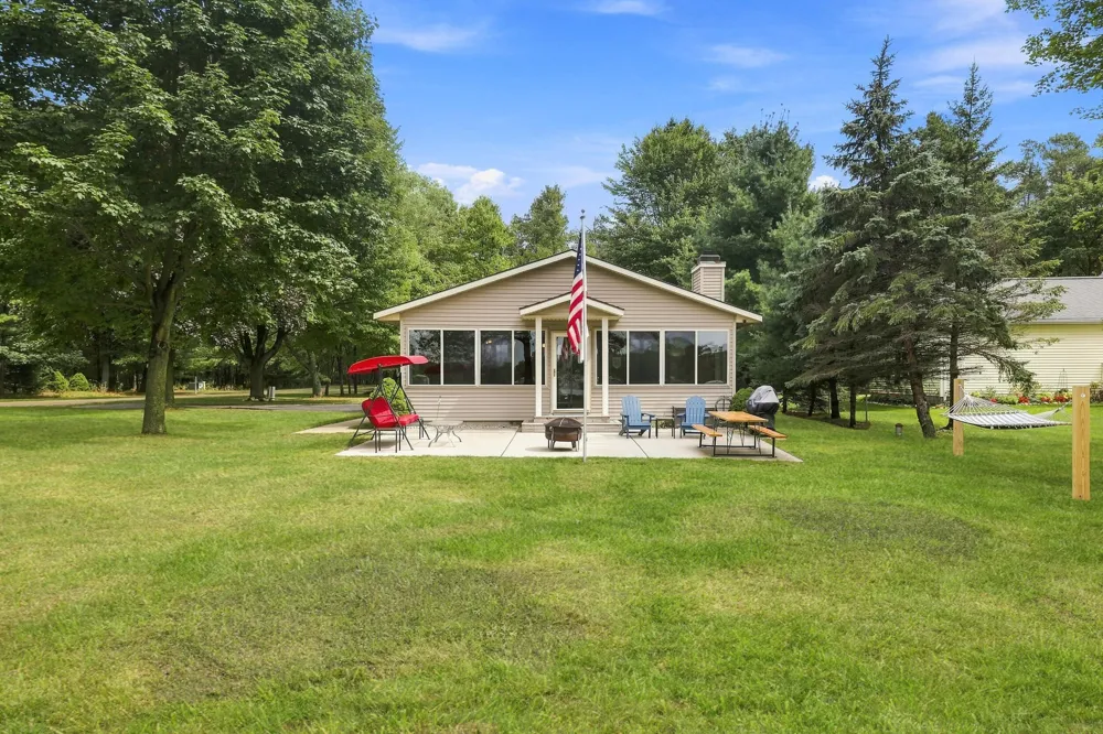 10111 Peppermill Lane Canadian Lakes, MI 49346