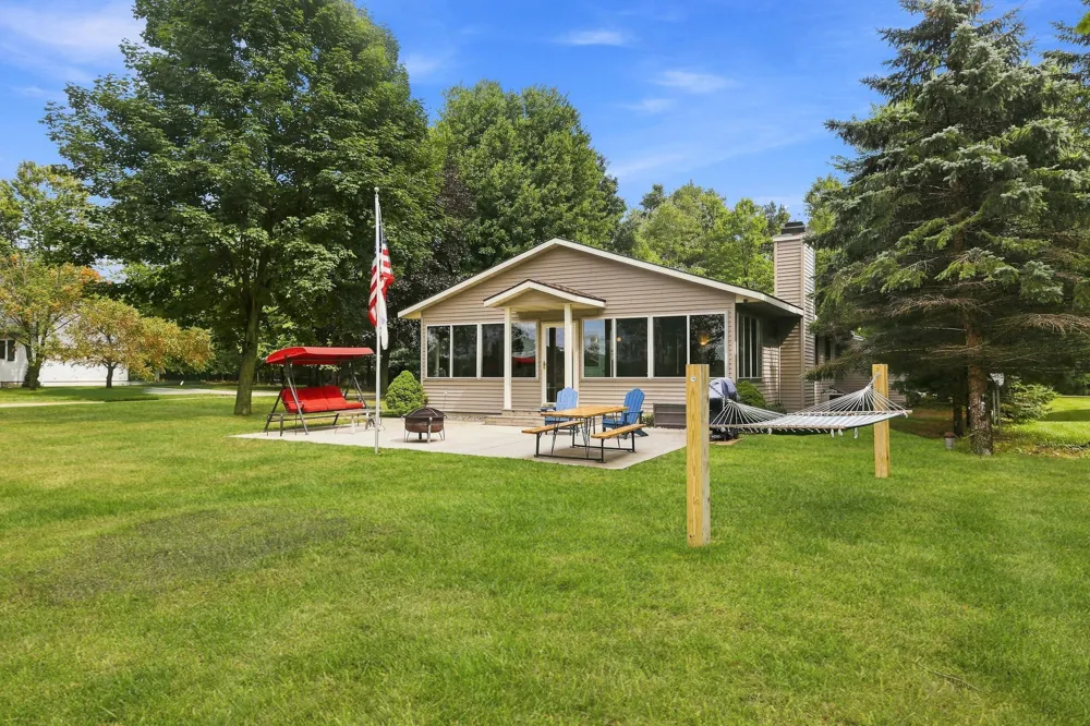 10111 Peppermill Lane Canadian Lakes, MI 49346