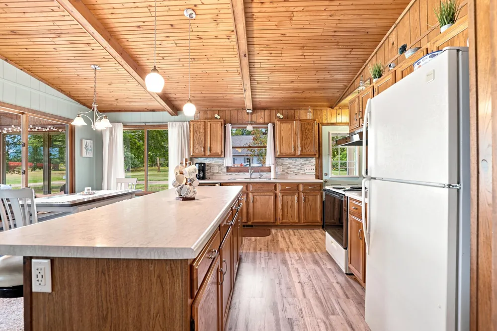 10111 Peppermill Lane Canadian Lakes, MI 49346