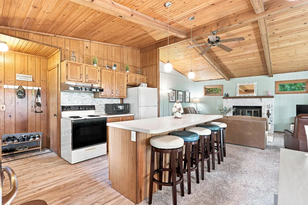 10111 Peppermill Lane Canadian Lakes, MI 49346