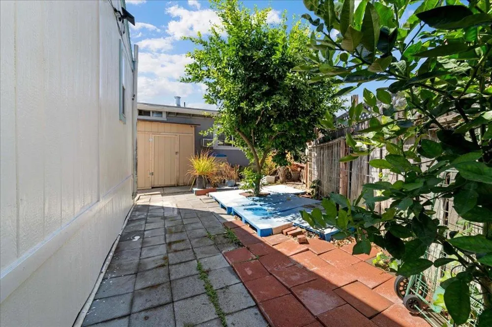 661 Bonita Avenue #2 San Jose, CA 95116