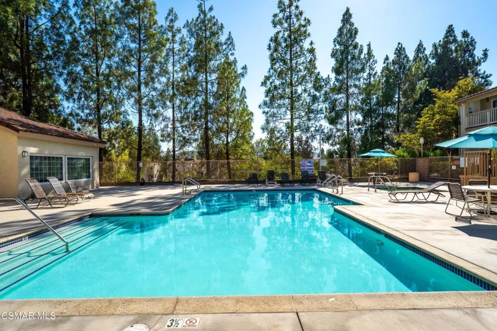 5744 Oak Bend Lane #108 Oak Park, CA 91377