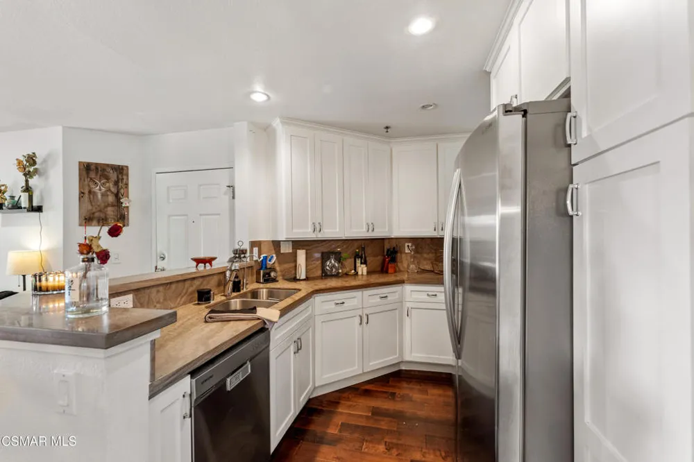 5744 Oak Bend Lane #108 Oak Park, CA 91377