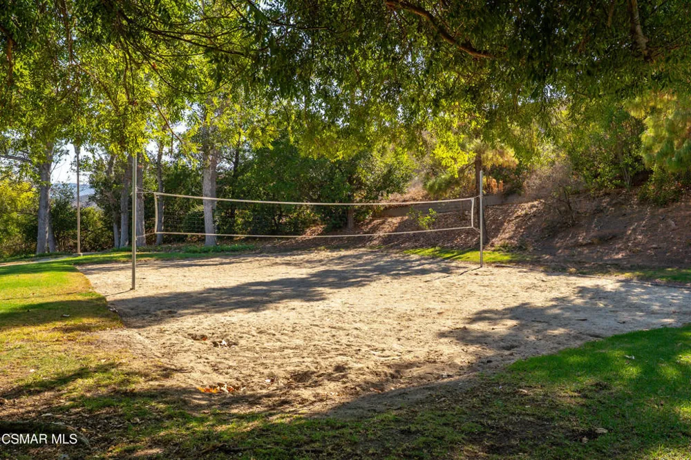 5744 Oak Bend Lane #108 Oak Park, CA 91377