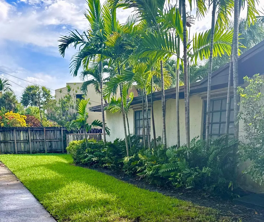 2390 NE 199th Street Aventura, FL 33180