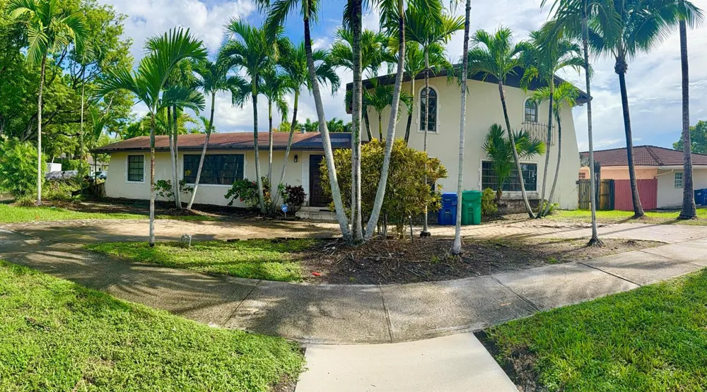 2390 NE 199th Street Aventura, FL 33180