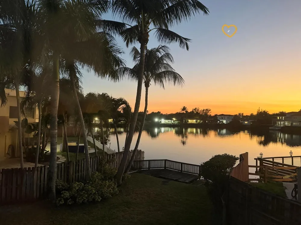 2390 NE 199th Street Aventura, FL 33180