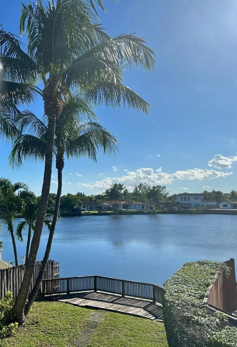 2390 NE 199th Street Aventura, FL 33180
