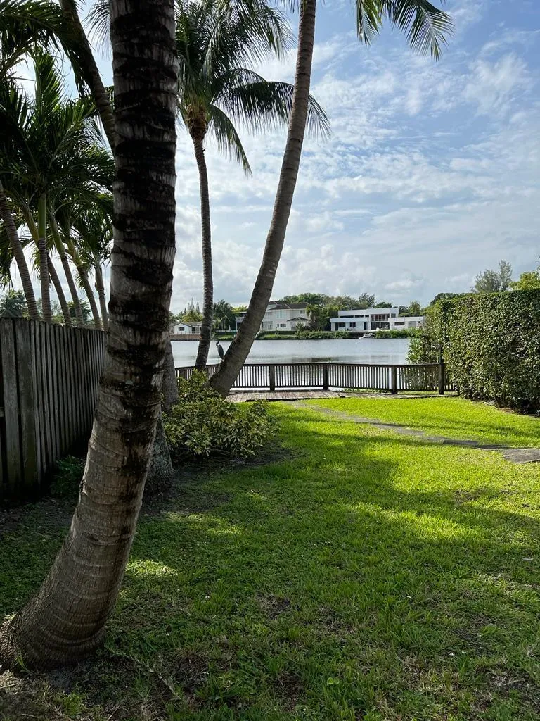 2390 NE 199th Street Aventura, FL 33180