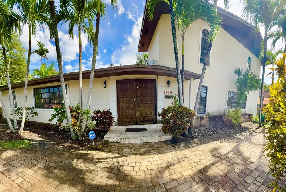 2390 NE 199th Street Aventura, FL 33180