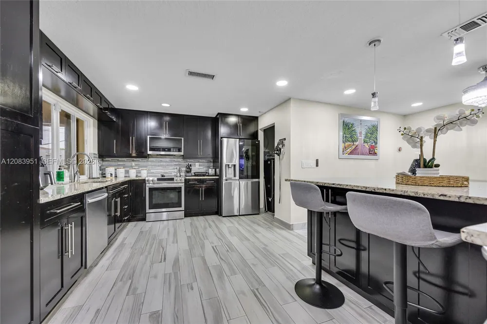 8441 Sunset Strip Sunrise, FL 33322