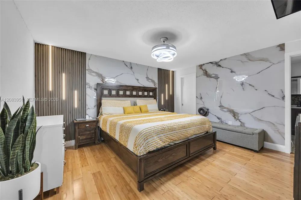 8441 Sunset Strip Sunrise, FL 33322