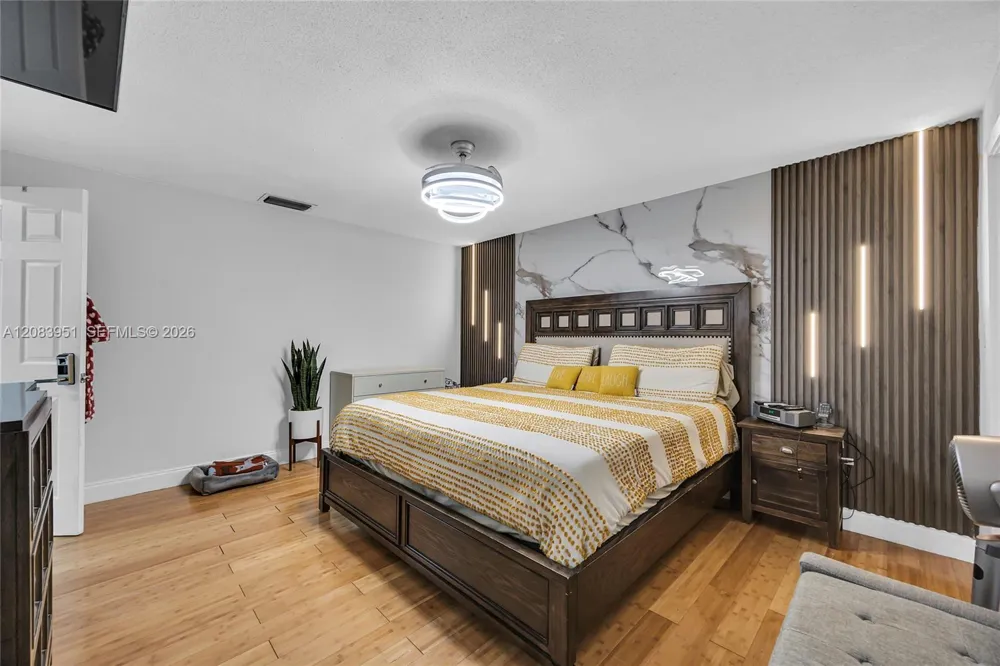 8441 Sunset Strip Sunrise, FL 33322