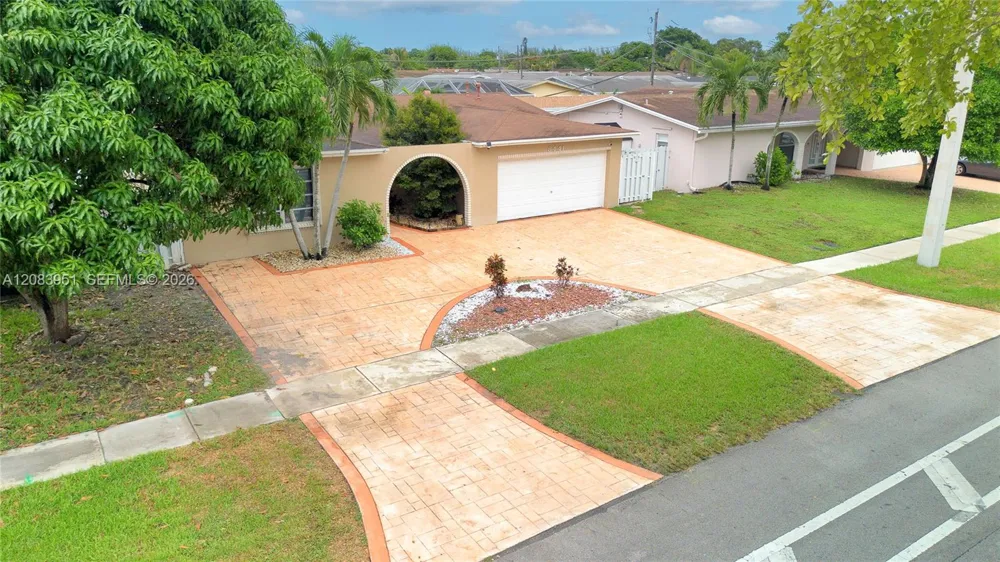 8441 Sunset Strip Sunrise, FL 33322