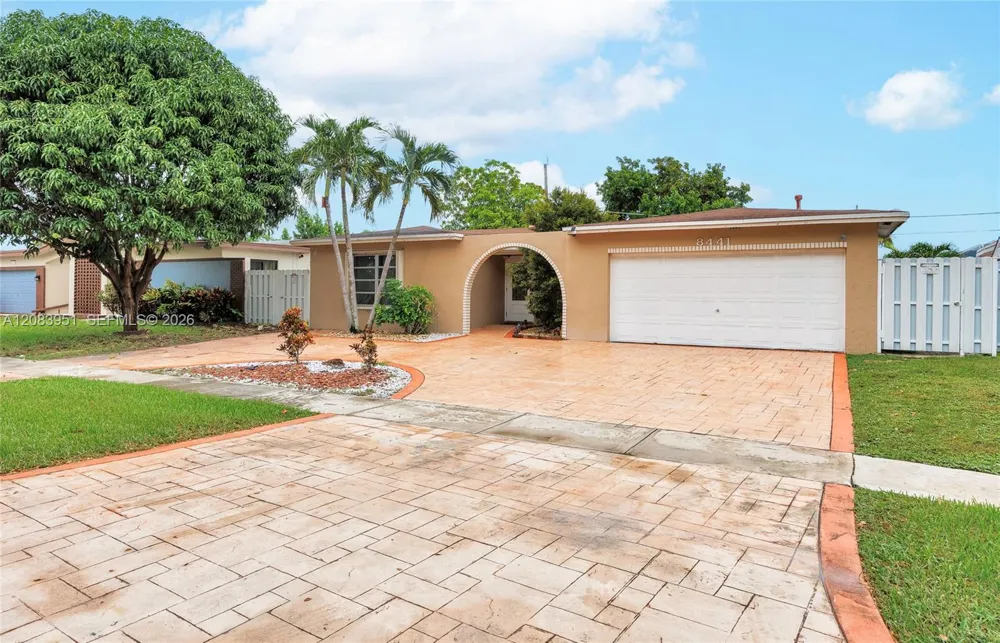 8441 Sunset Strip Sunrise, FL 33322