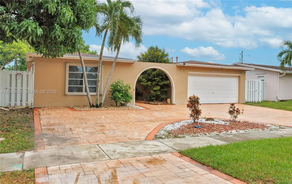 8441 Sunset Strip Sunrise, FL 33322