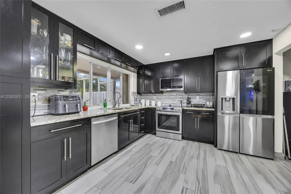 8441 Sunset Strip Sunrise, FL 33322