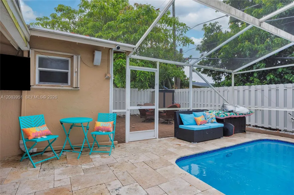 8441 Sunset Strip Sunrise, FL 33322