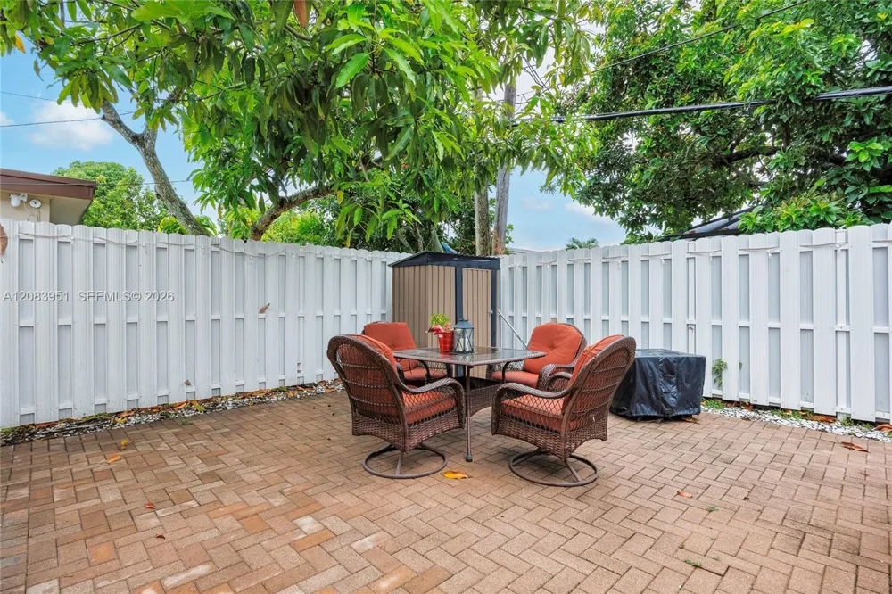 8441 Sunset Strip Sunrise, FL 33322