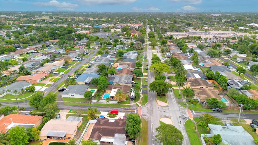 8441 Sunset Strip Sunrise, FL 33322