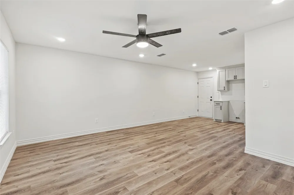 6106 Flagstaff Drive Dallas, TX 75241