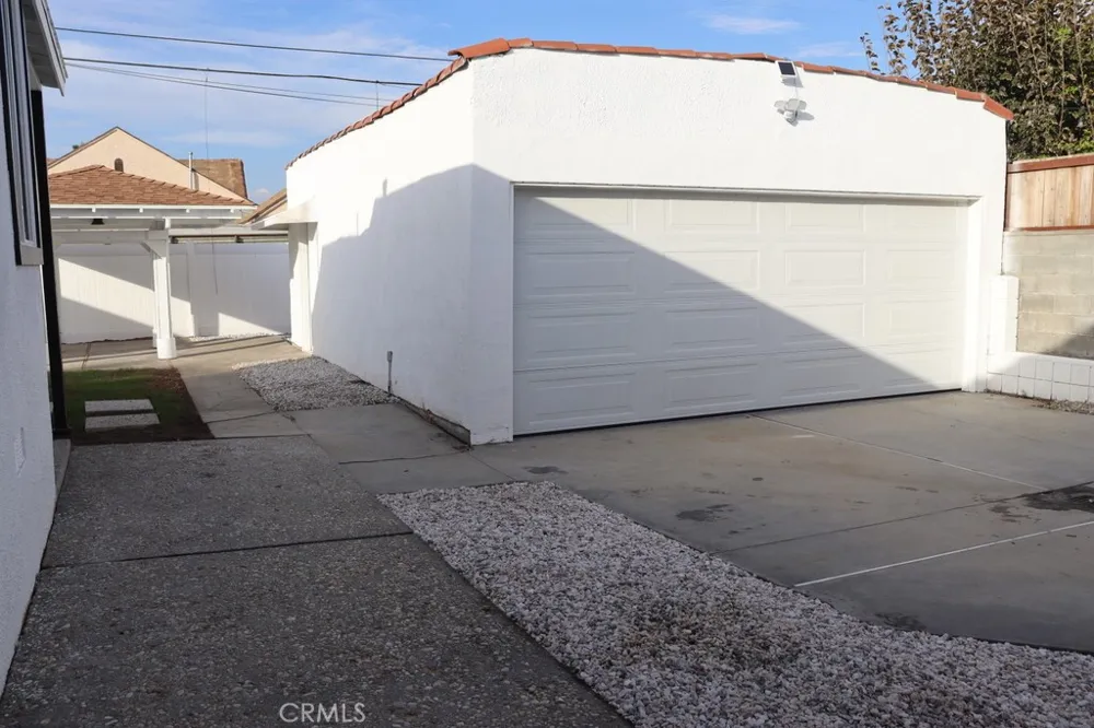 1917 W 74th Los Angeles, CA 90047