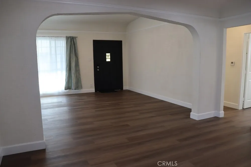 1917 W 74th Los Angeles, CA 90047
