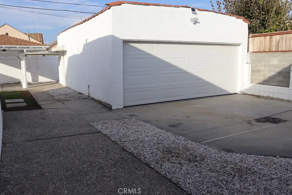 1917 W 74th Los Angeles, CA 90047