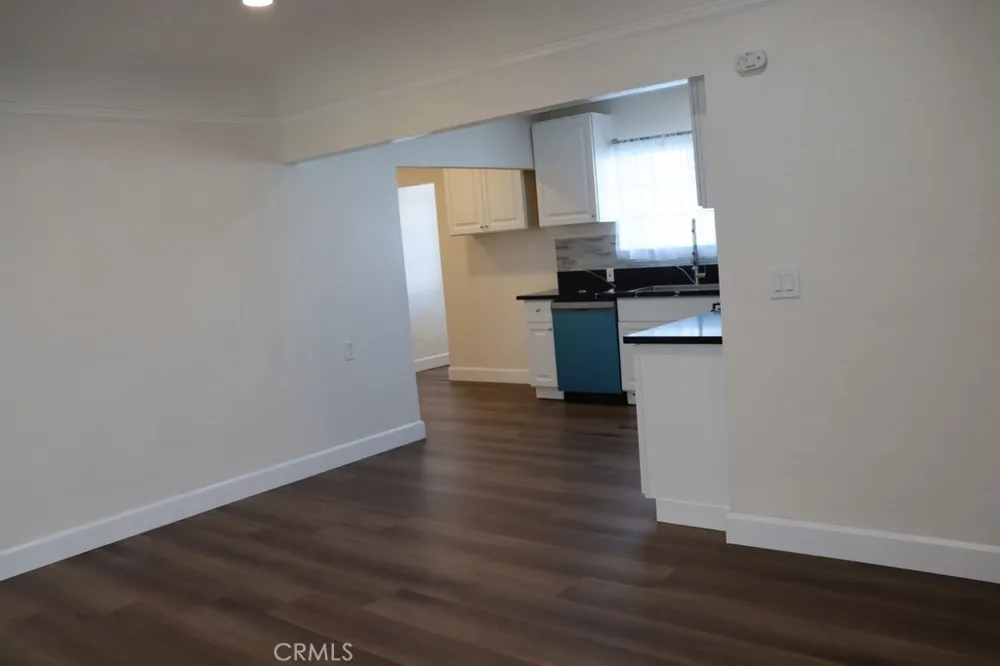 1917 W 74th Los Angeles, CA 90047