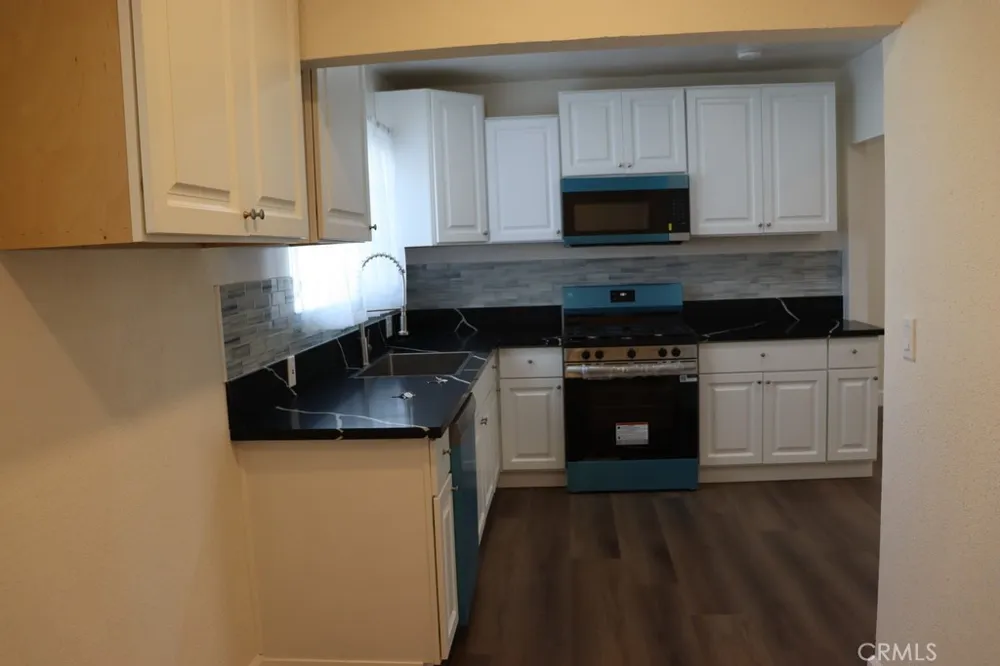 1917 W 74th Los Angeles, CA 90047