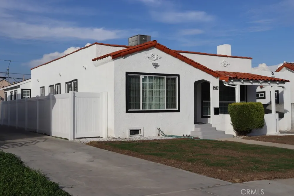 1917 W 74th Los Angeles, CA 90047