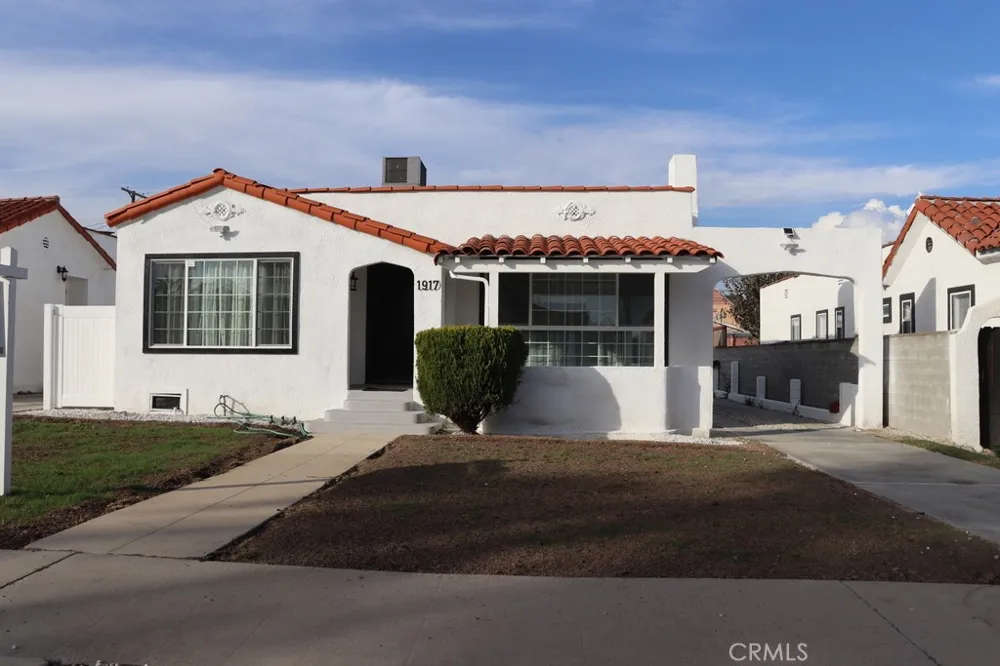 1917 W 74th Los Angeles, CA 90047