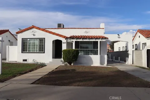 1917 W 74th