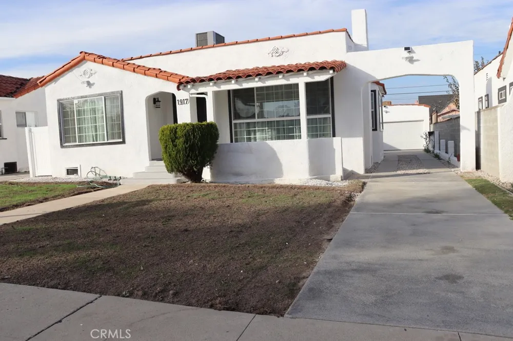 1917 W 74th Los Angeles, CA 90047