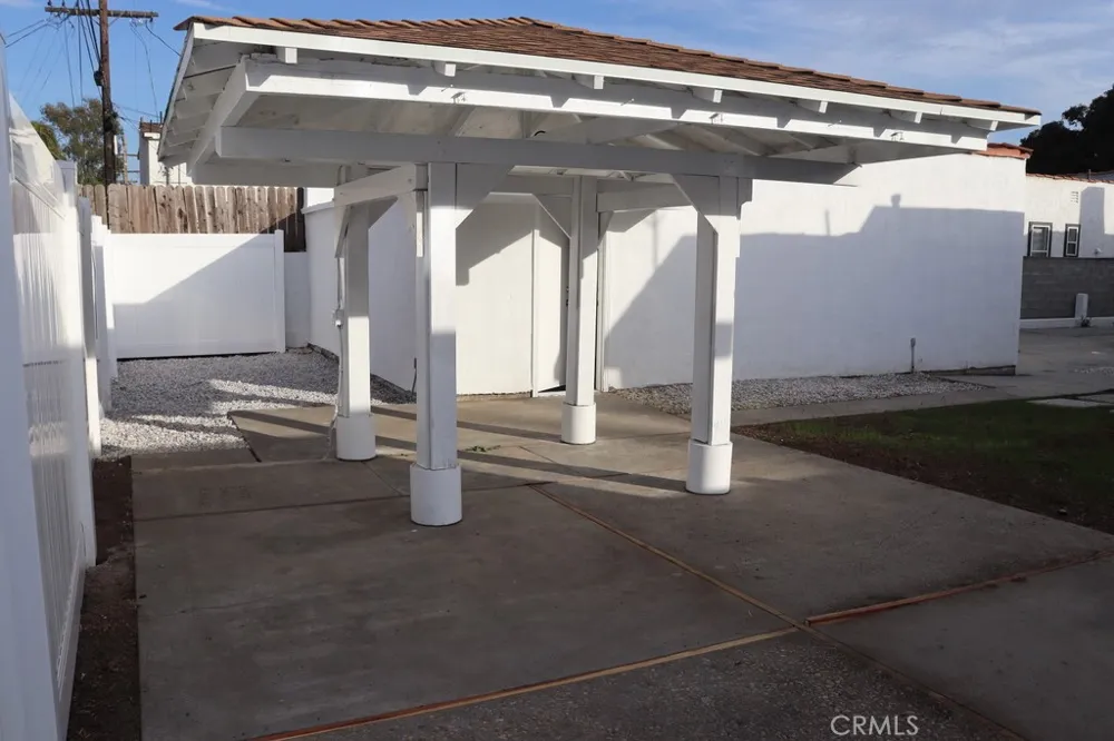 1917 W 74th Los Angeles, CA 90047