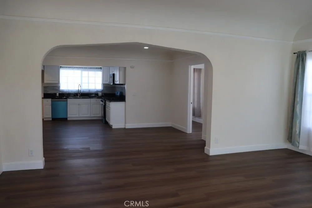 1917 W 74th Los Angeles, CA 90047