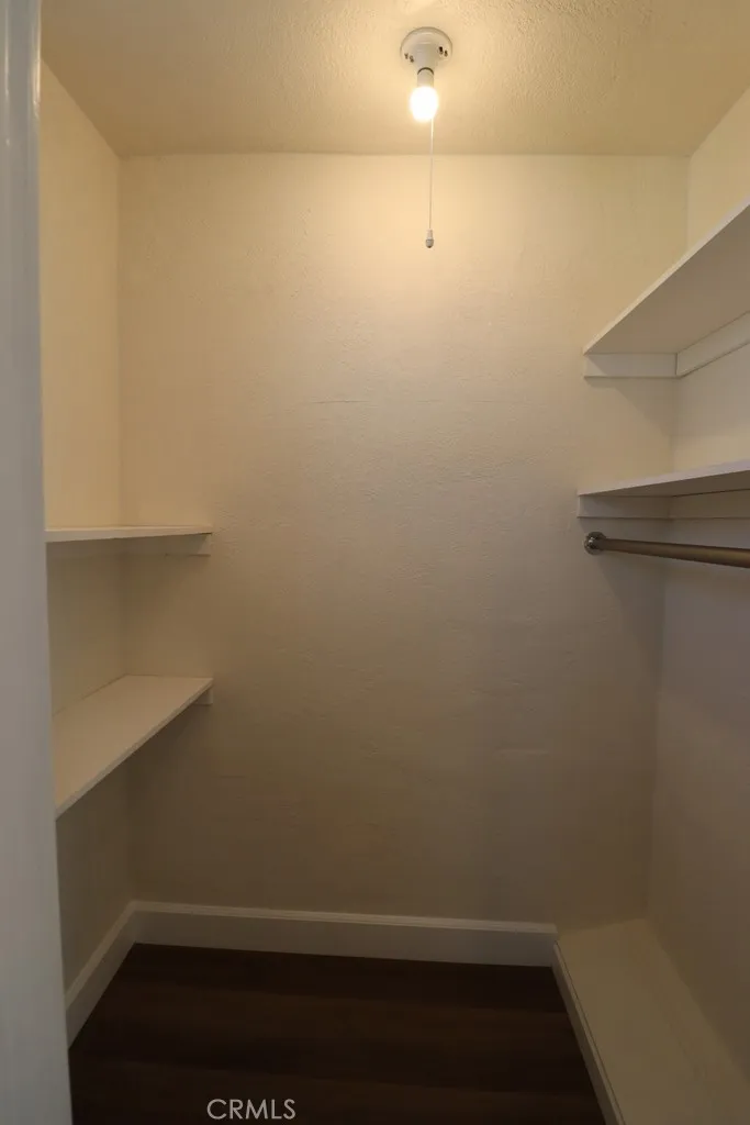1917 W 74th Los Angeles, CA 90047