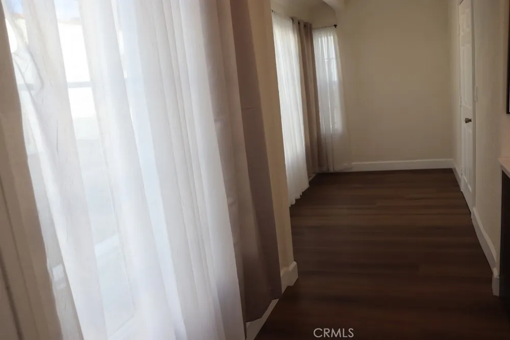 1917 W 74th Los Angeles, CA 90047